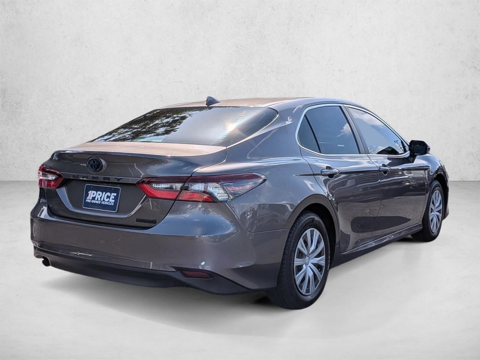 2022 Toyota Camry Hybrid LE CVT (Natl)