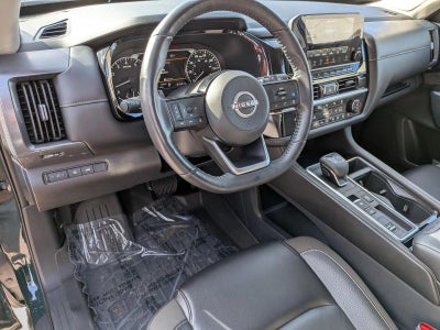 2024 Nissan Pathfinder SL 2WD