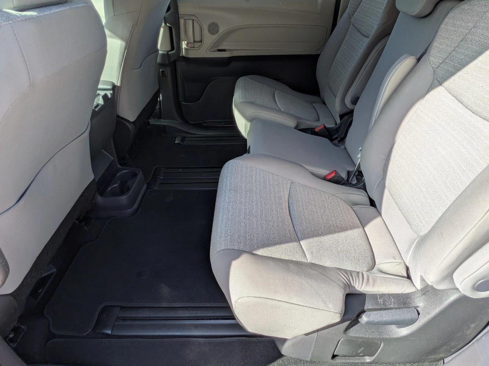2023 Toyota Sienna LE FWD 8-Passenger (Natl)