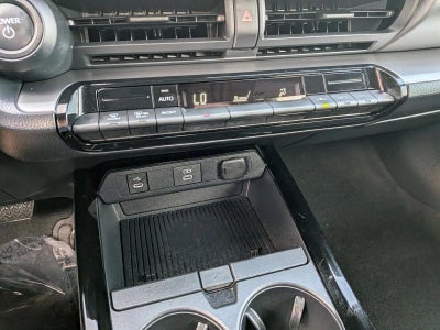 2025 Toyota Prius LE (Natl)