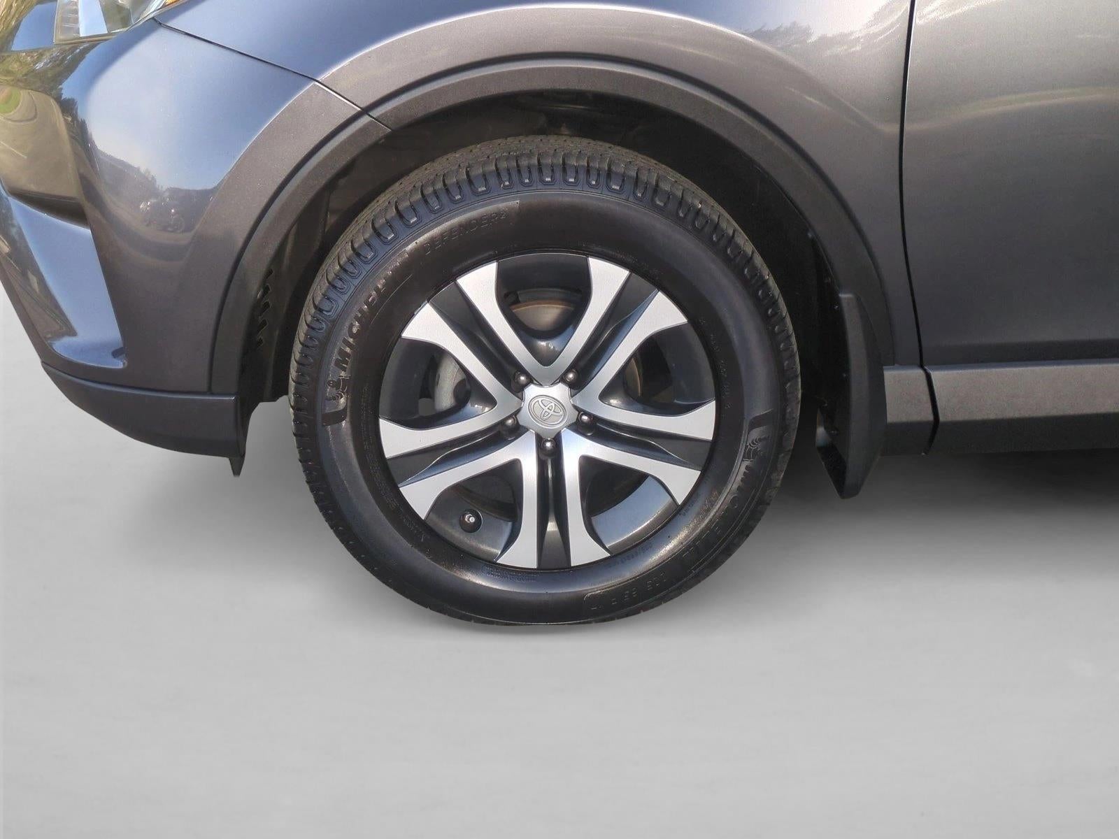 2018 Toyota RAV4 LE AWD (Natl)