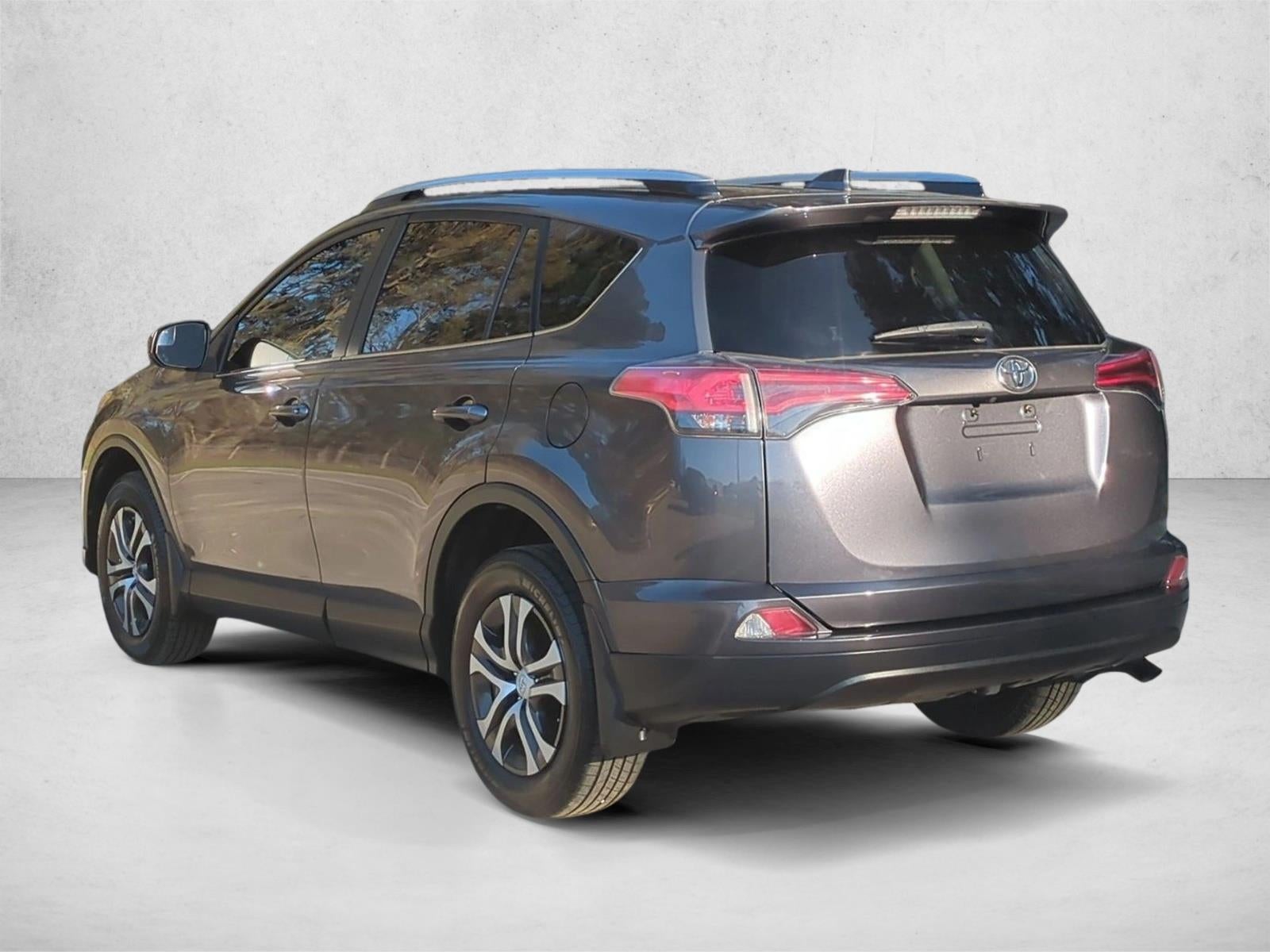 2018 Toyota RAV4 LE AWD (Natl)
