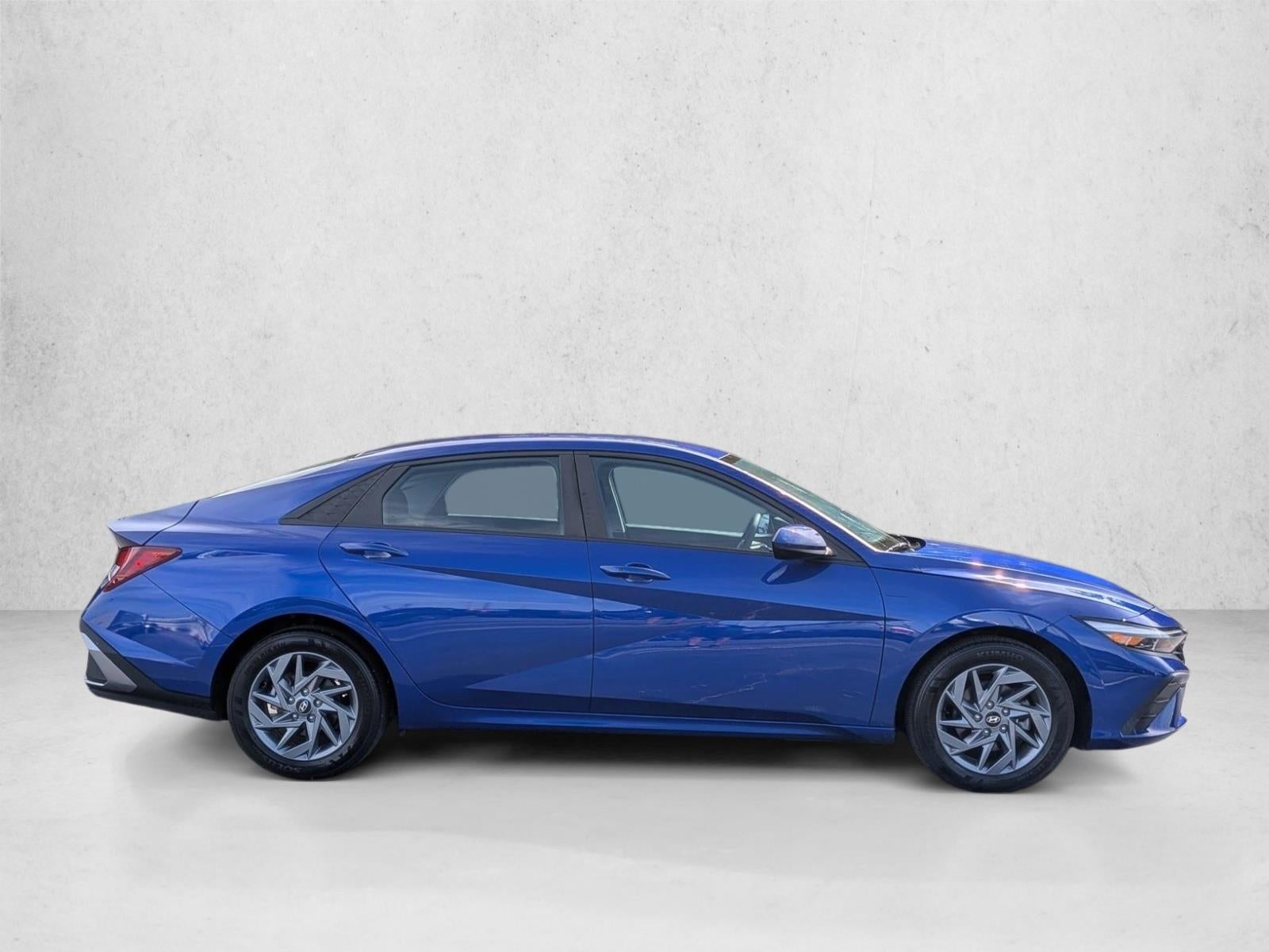 2024 Hyundai ELANTRA SEL IVT