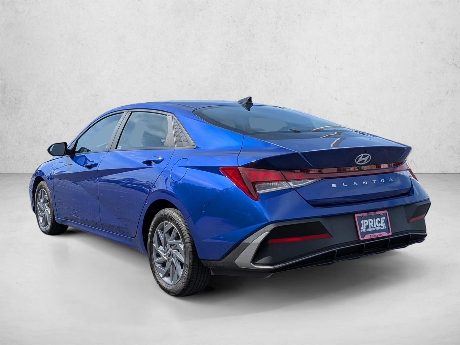 2024 Hyundai ELANTRA SEL IVT