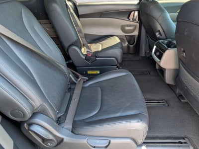 2025 Kia Carnival LXS FWD