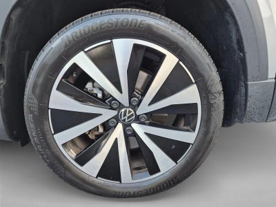 2023 Volkswagen Taos SE FWD