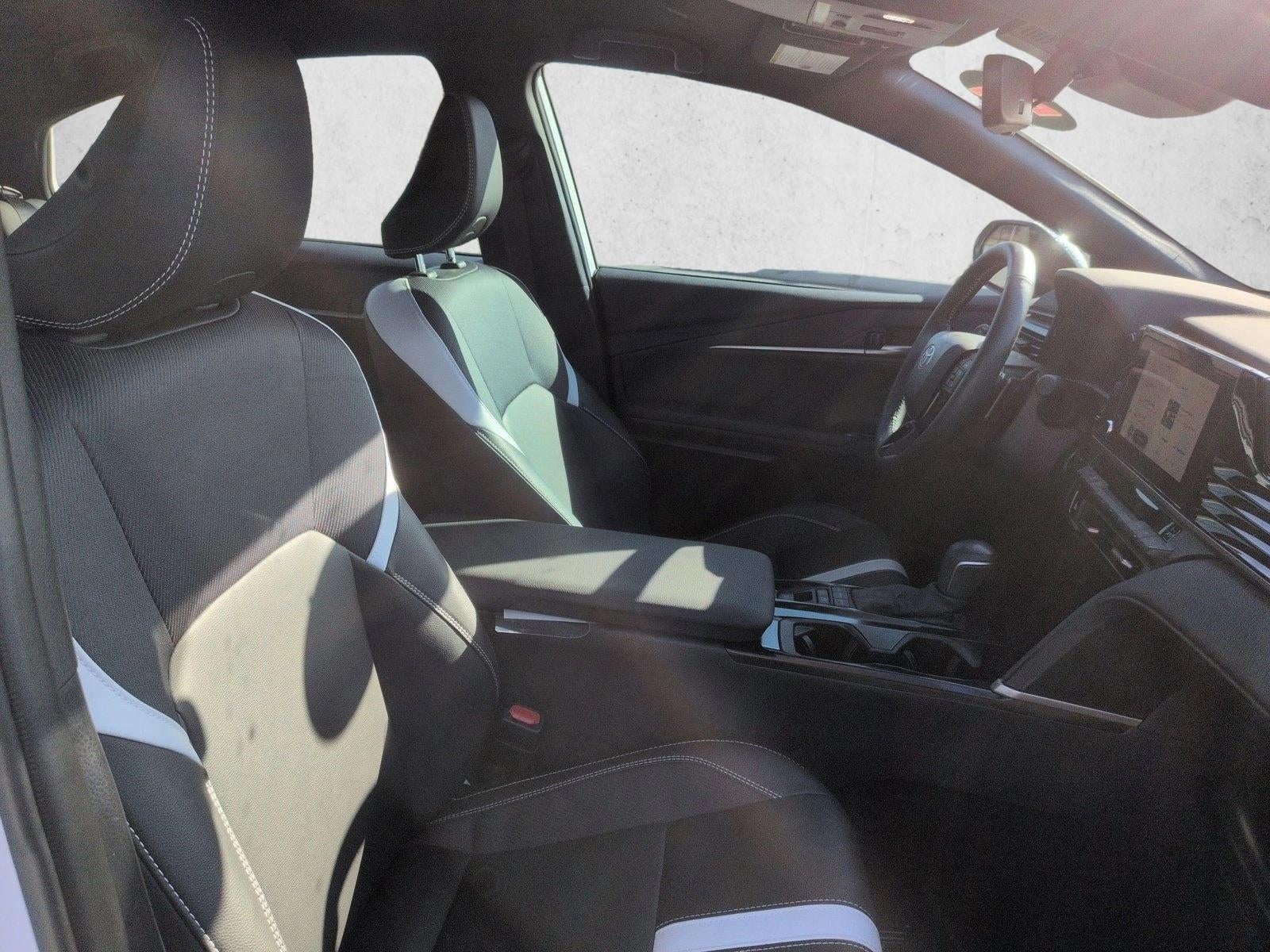 2025 Toyota Camry SE (SE)