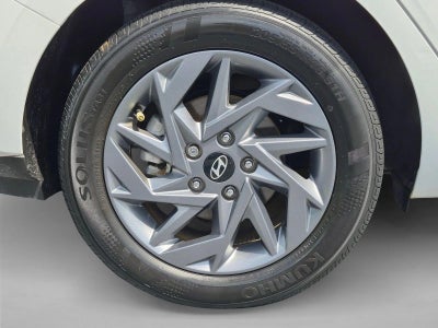 2024 Hyundai ELANTRA SEL IVT