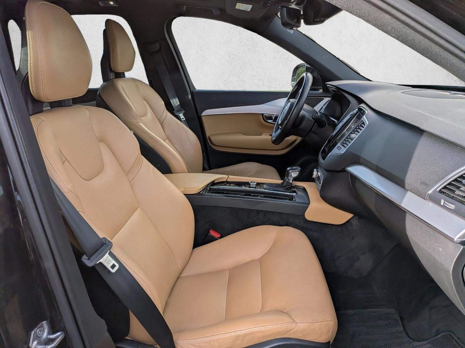 2017 Volvo XC90 T6 AWD 7-Passenger Momentum