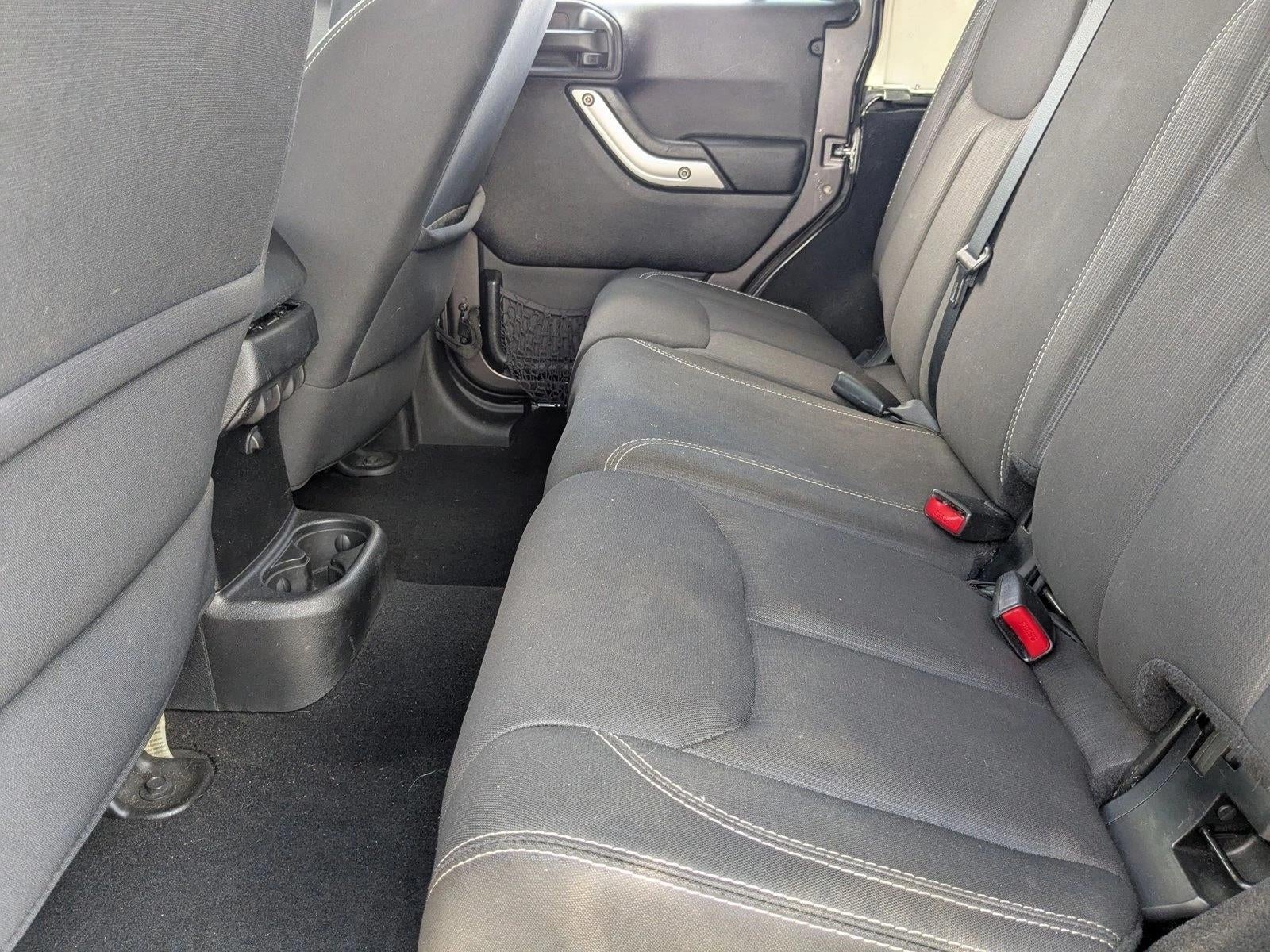 2014 Jeep Wrangler Unlimited 4WD 4dr Sahara