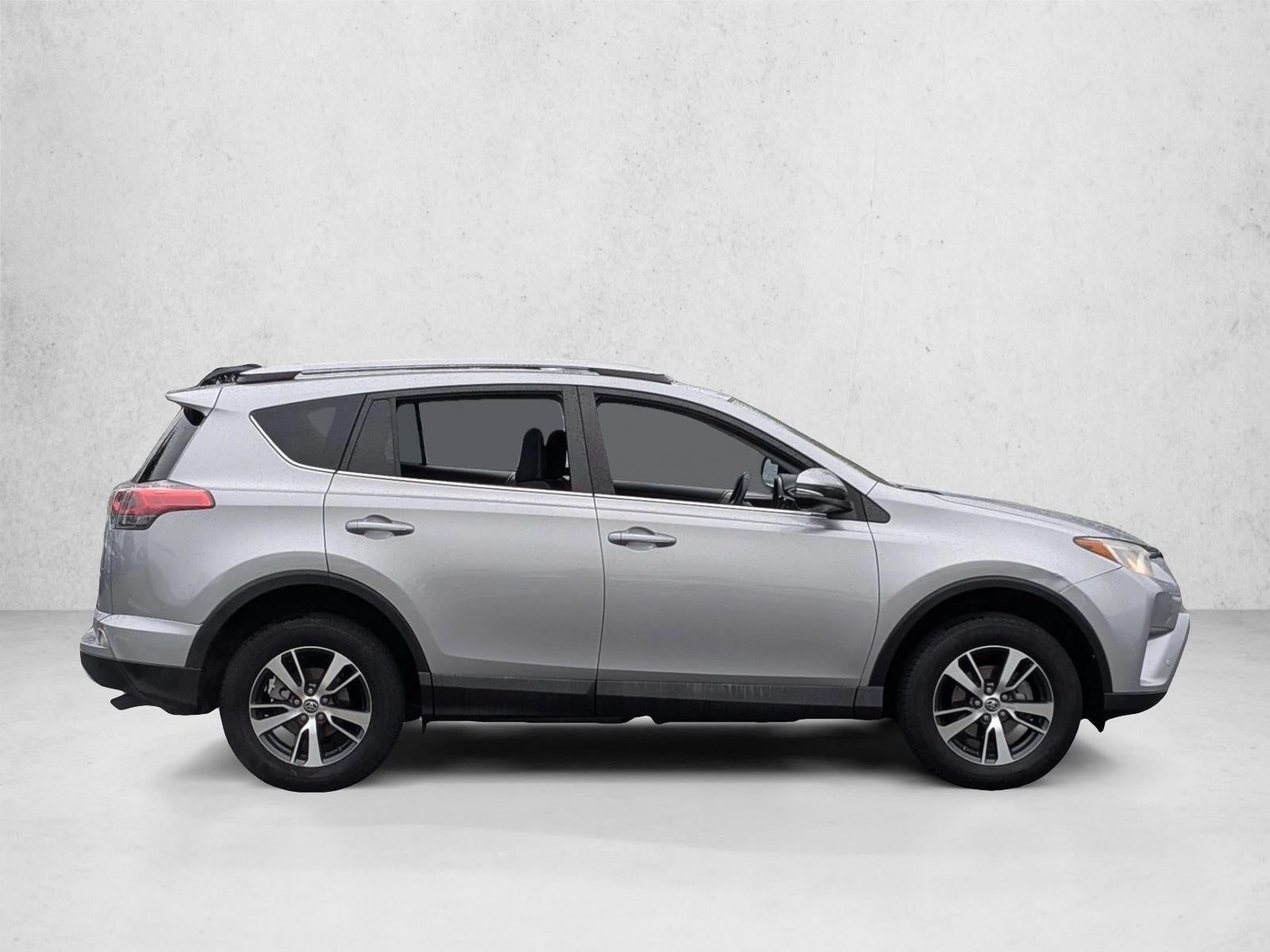 2018 Toyota RAV4 XLE FWD (GS)