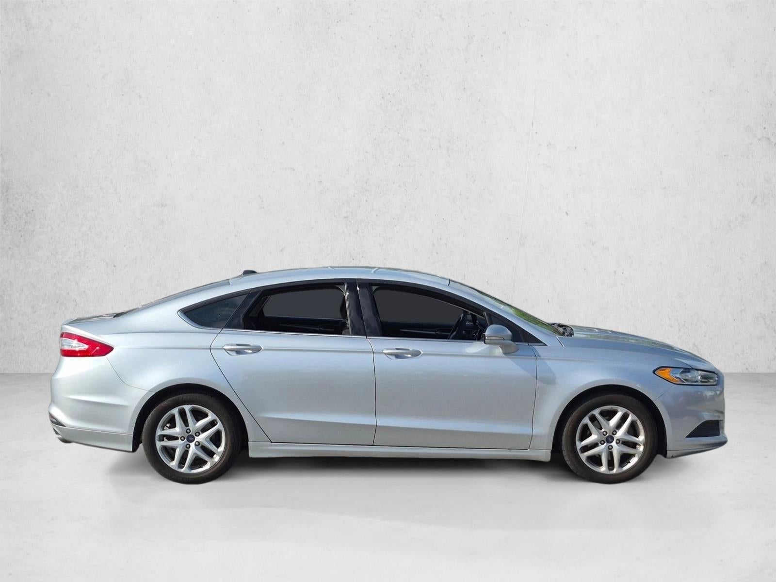 2016 Ford Fusion 4dr Sdn SE FWD