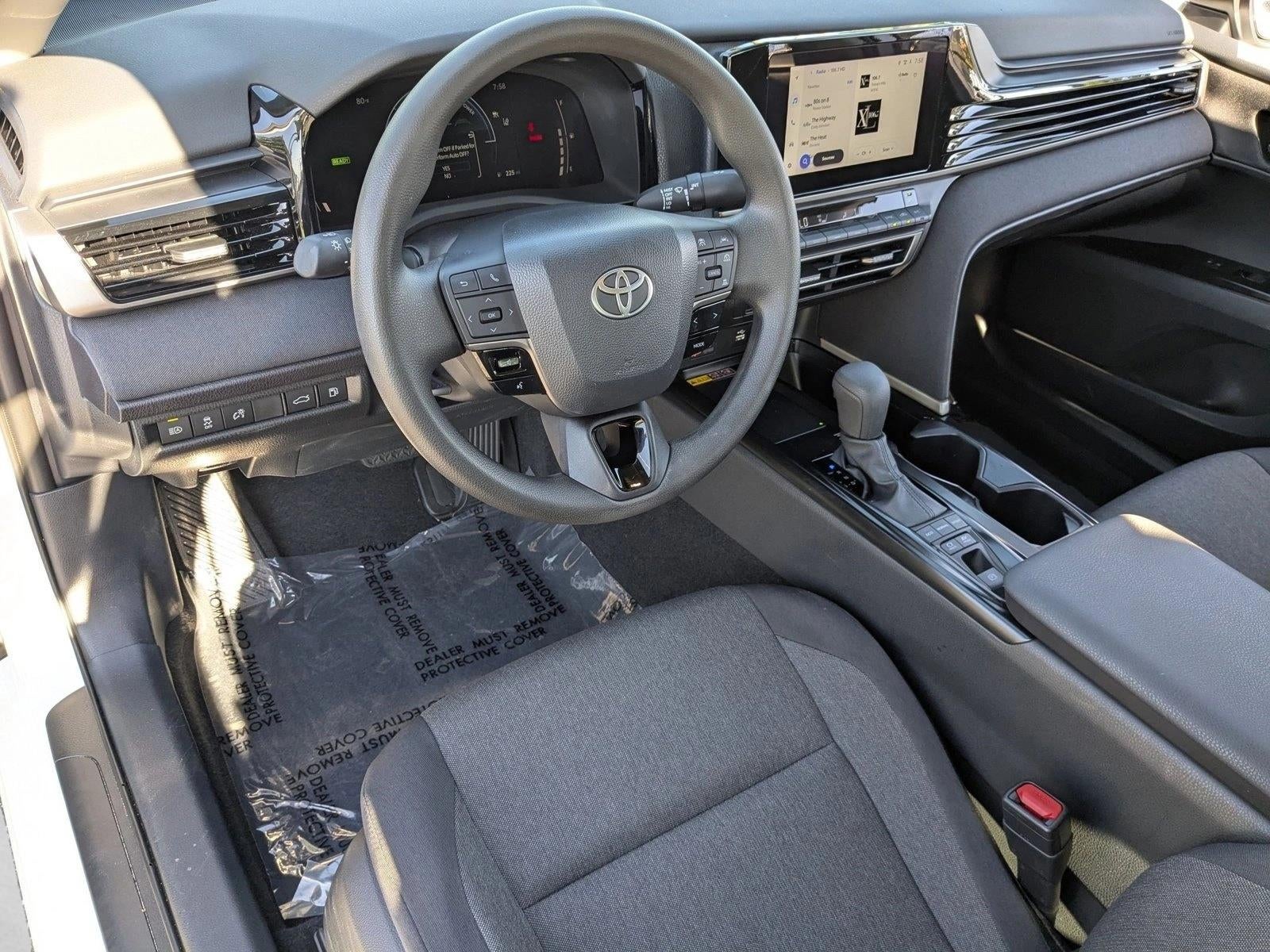 2025 Toyota Camry LE (SE)