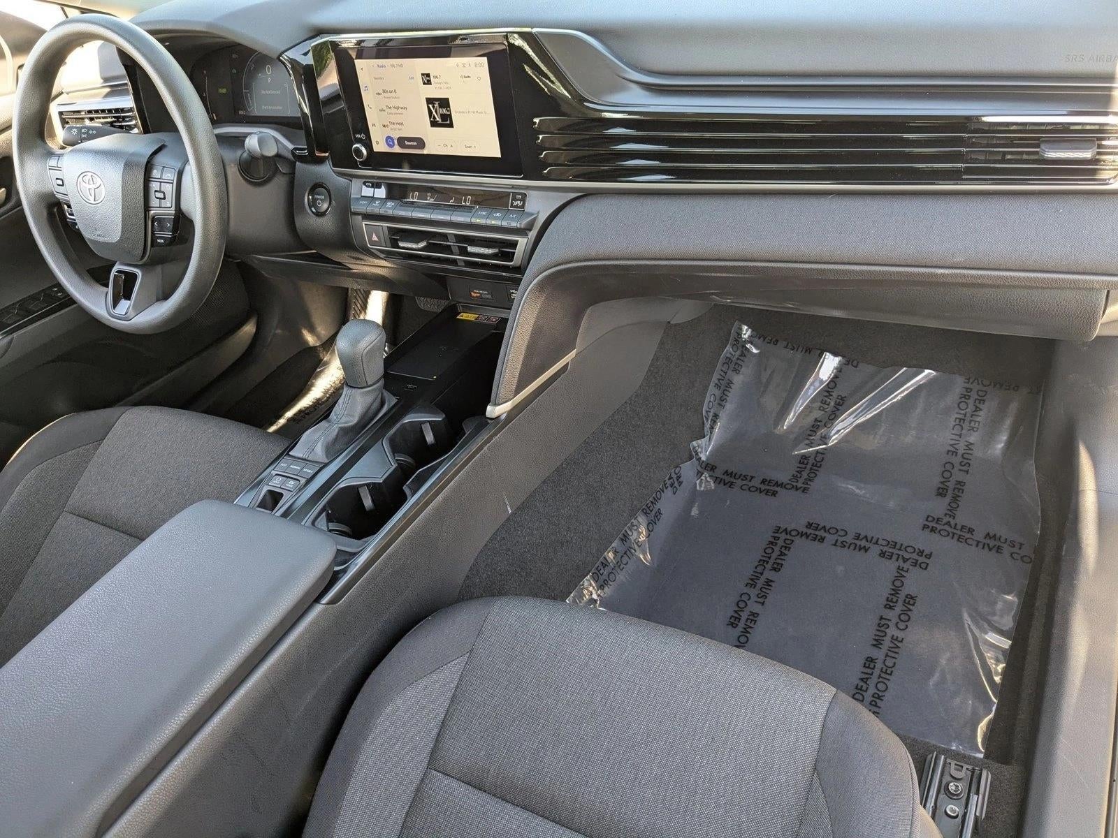 2025 Toyota Camry LE (SE)