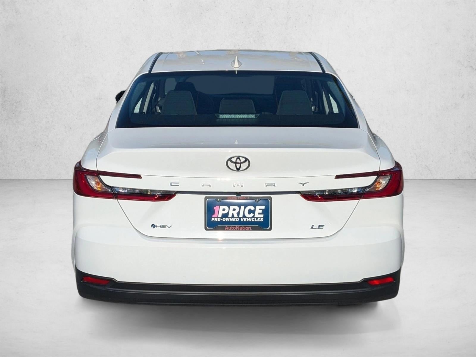2025 Toyota Camry LE (SE)