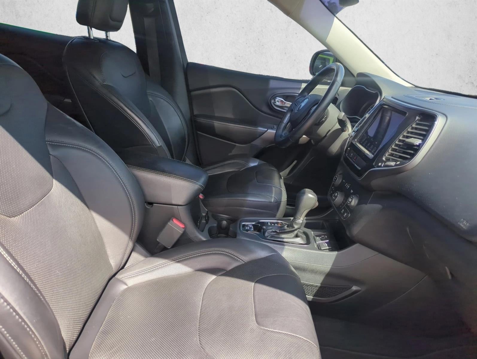 2020 Jeep Cherokee Limited FWD