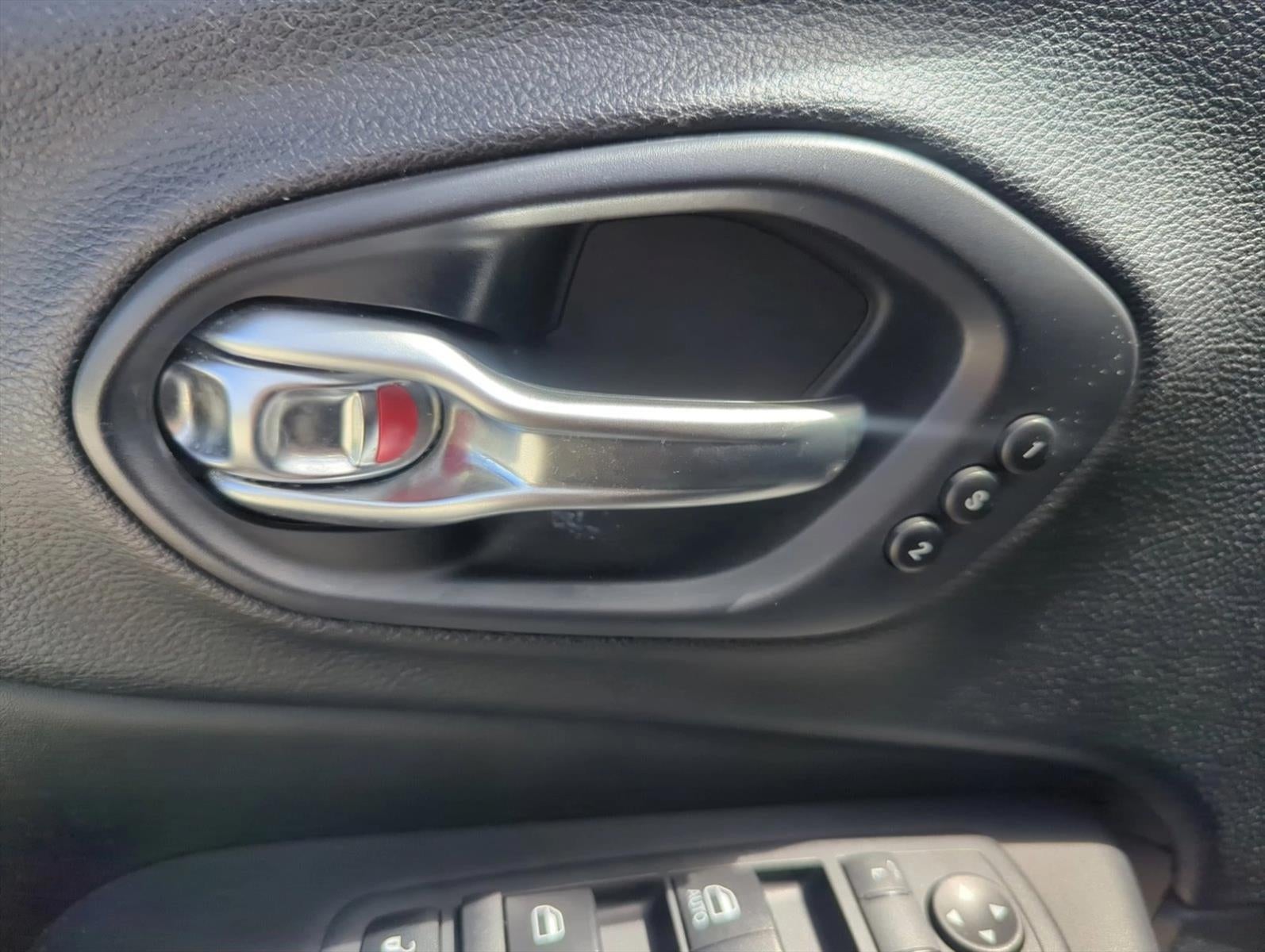 2020 Jeep Cherokee Limited FWD