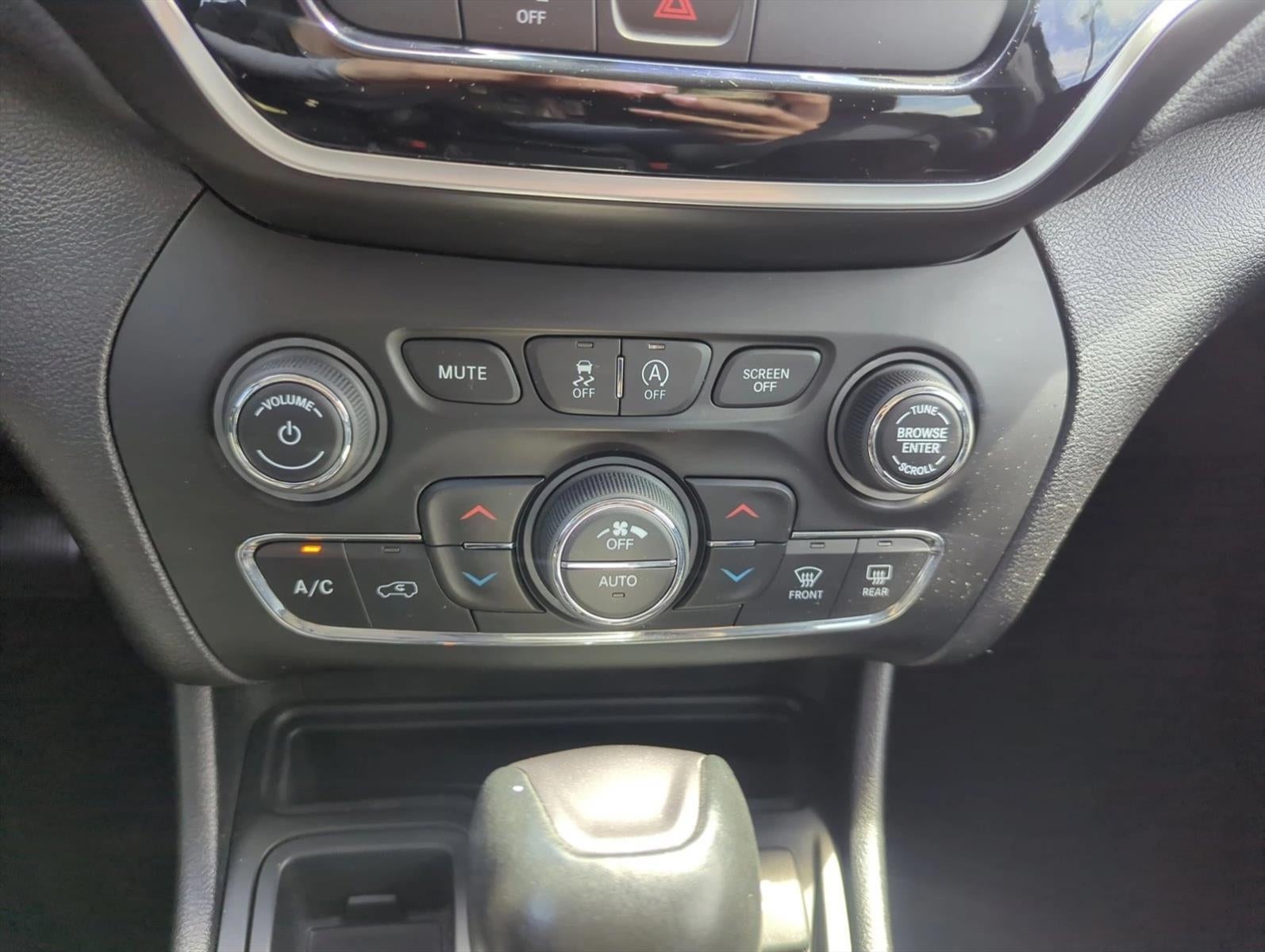 2020 Jeep Cherokee Limited FWD