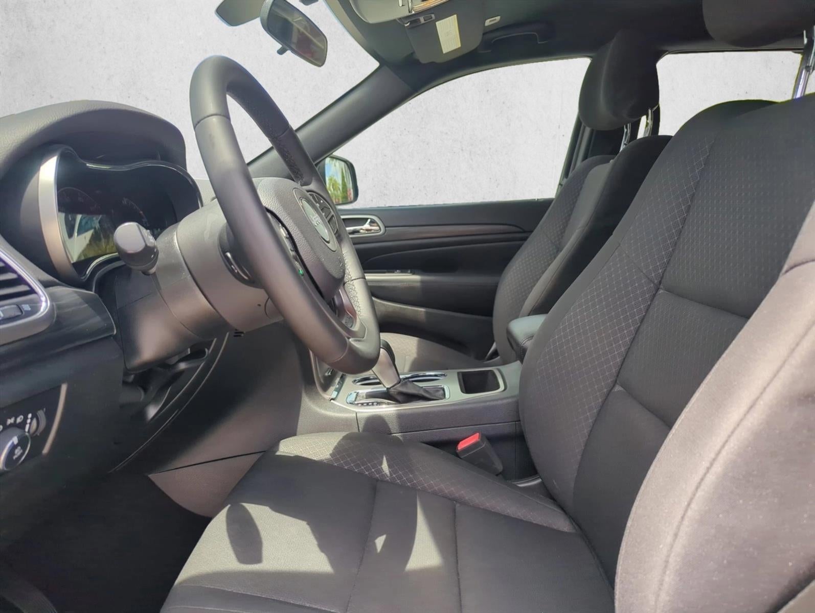 2019 Jeep Grand Cherokee Laredo 4x2