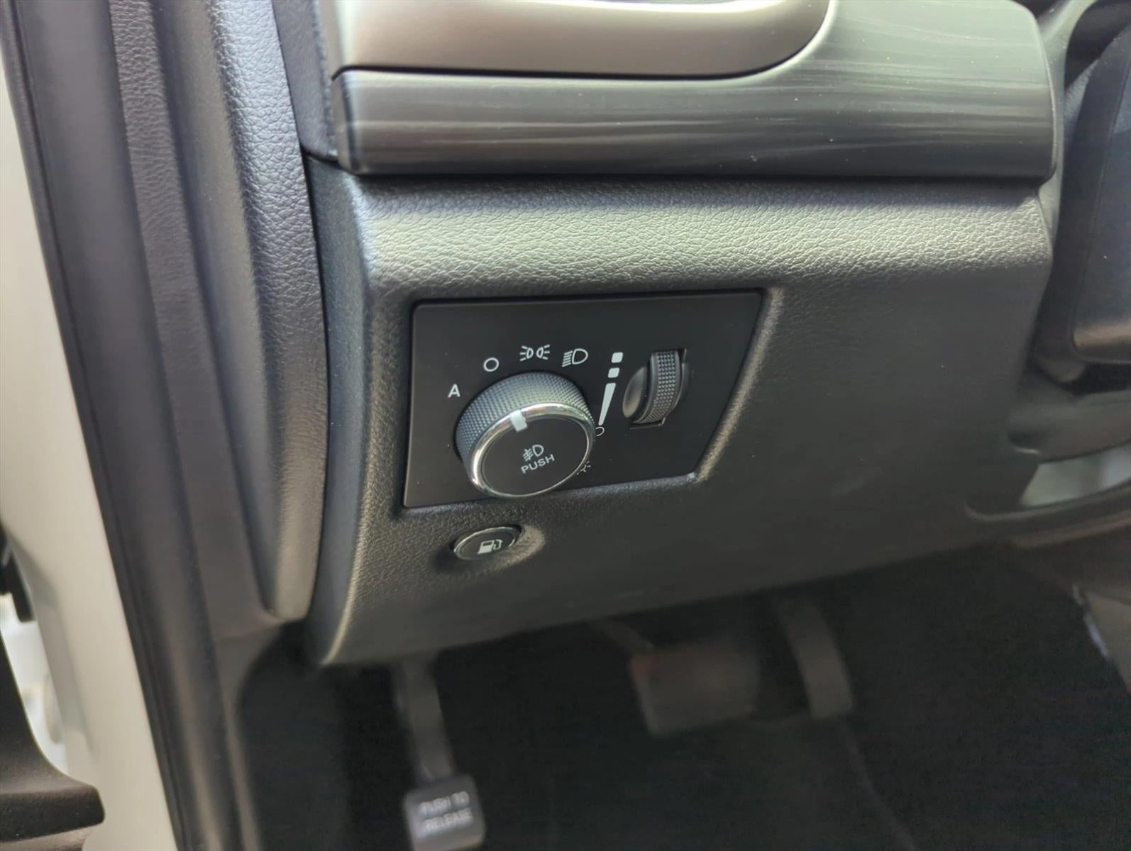 2021 Jeep Grand Cherokee Laredo X 4x4