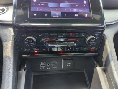 2025 Jeep Grand Cherokee Laredo 4x2