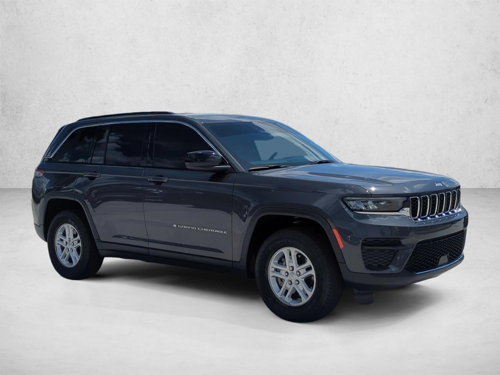 2025 Jeep Grand Cherokee Laredo 4x2