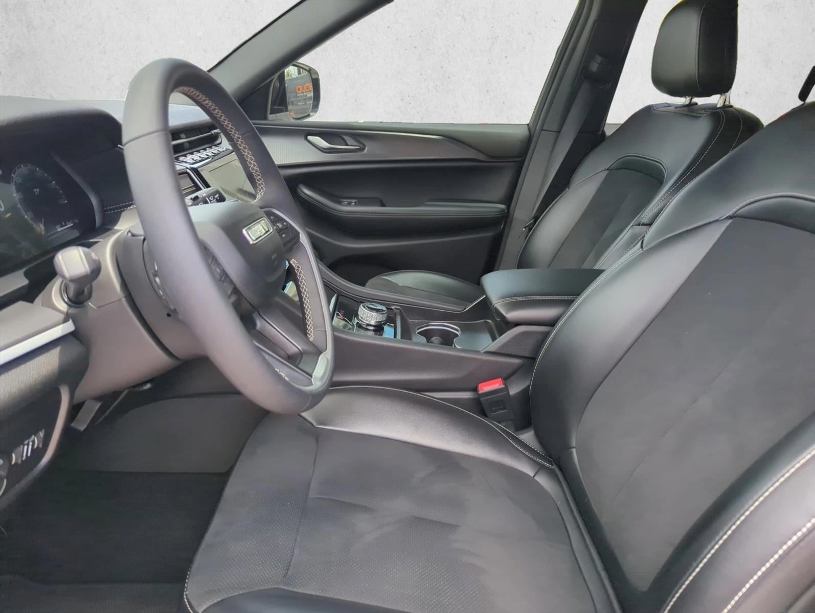 2024 Jeep Grand Cherokee Altitude 4x2