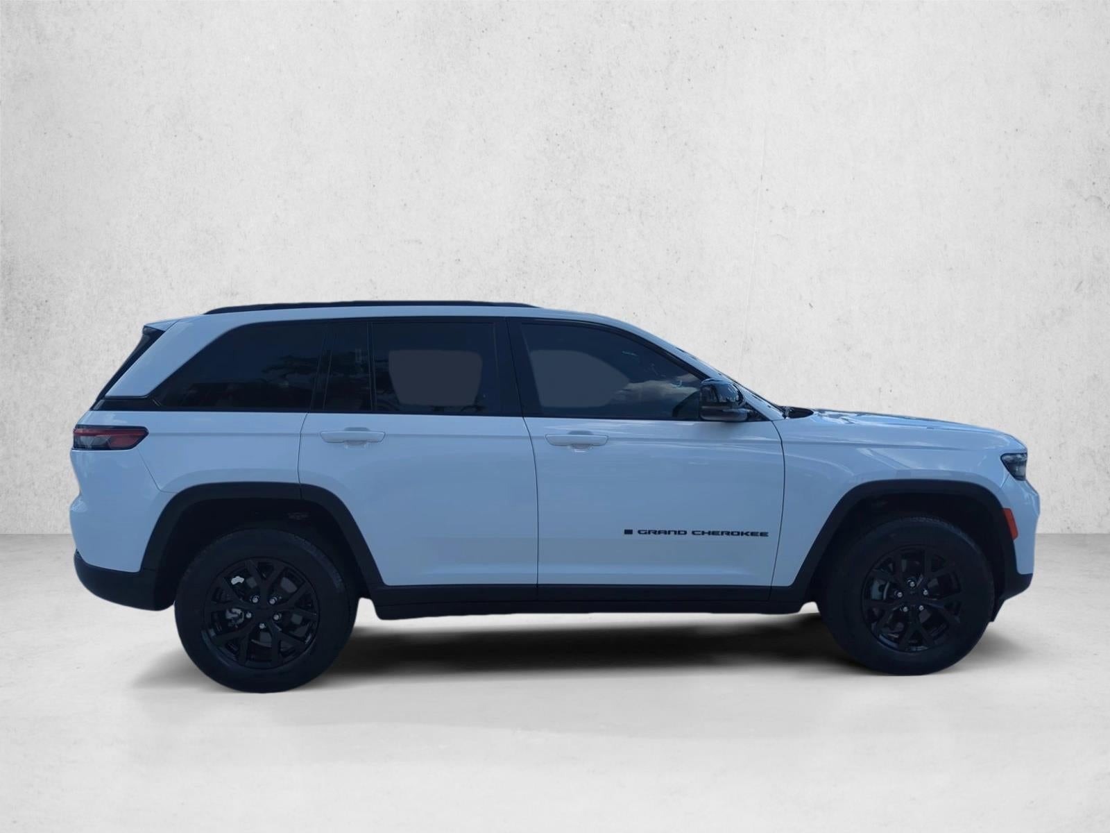 2024 Jeep Grand Cherokee Altitude 4x2