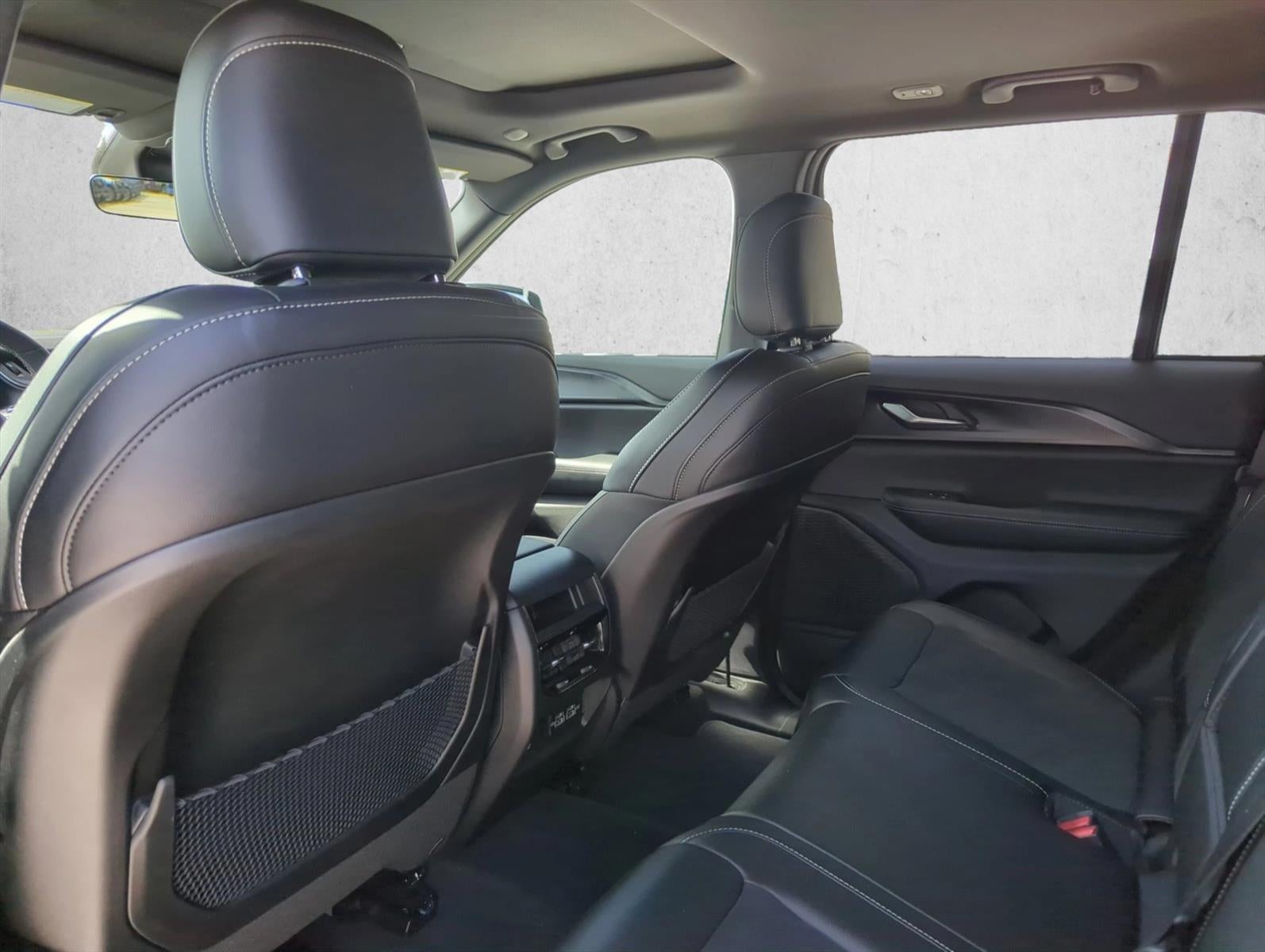 2025 Jeep Grand Cherokee Altitude X 4x2