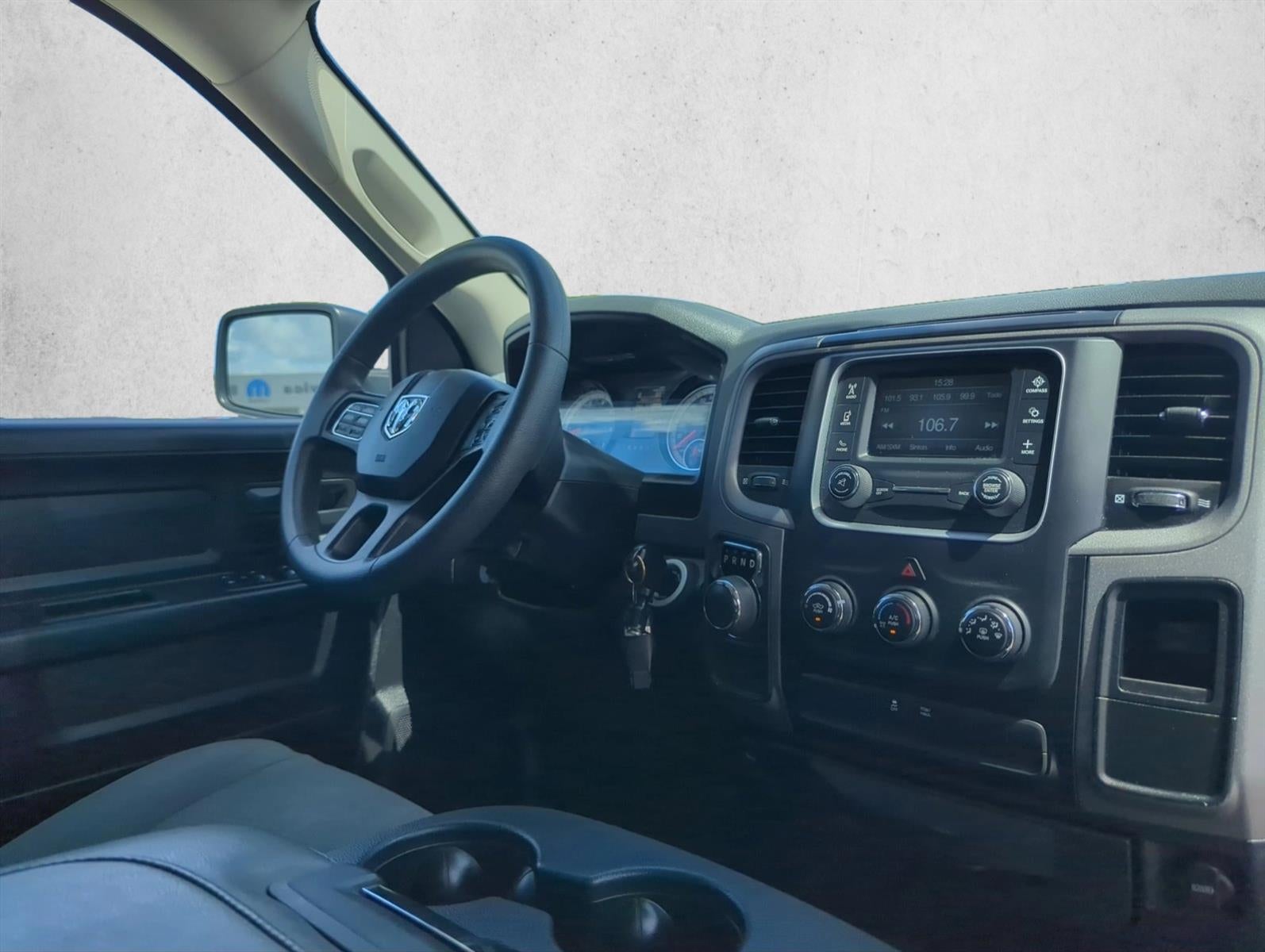 2019 RAM 1500 Classic Express 4x2 Crew Cab 5'7" Box