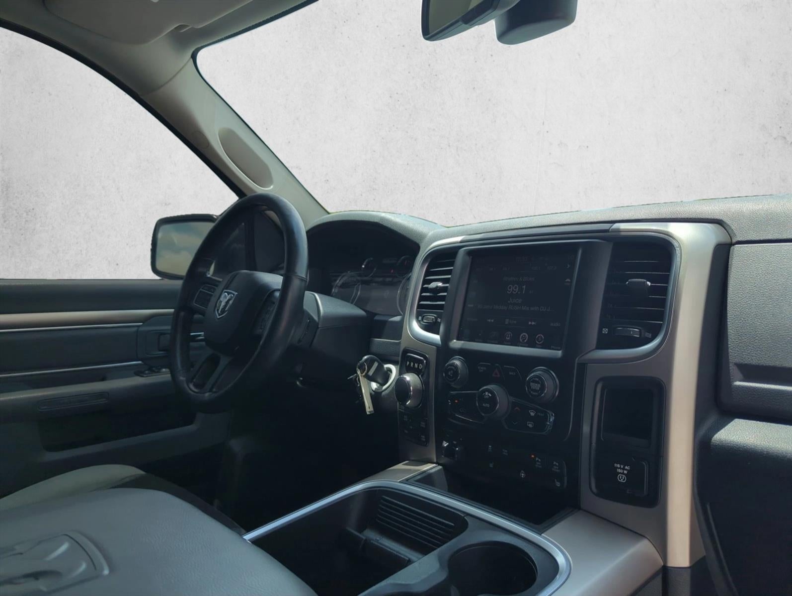 2016 RAM 1500 4WD Crew Cab 5.7 Ft Box Lone Star
