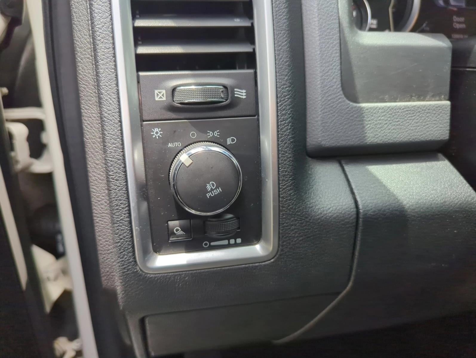 2016 RAM 1500 4WD Crew Cab 5.7 Ft Box Lone Star