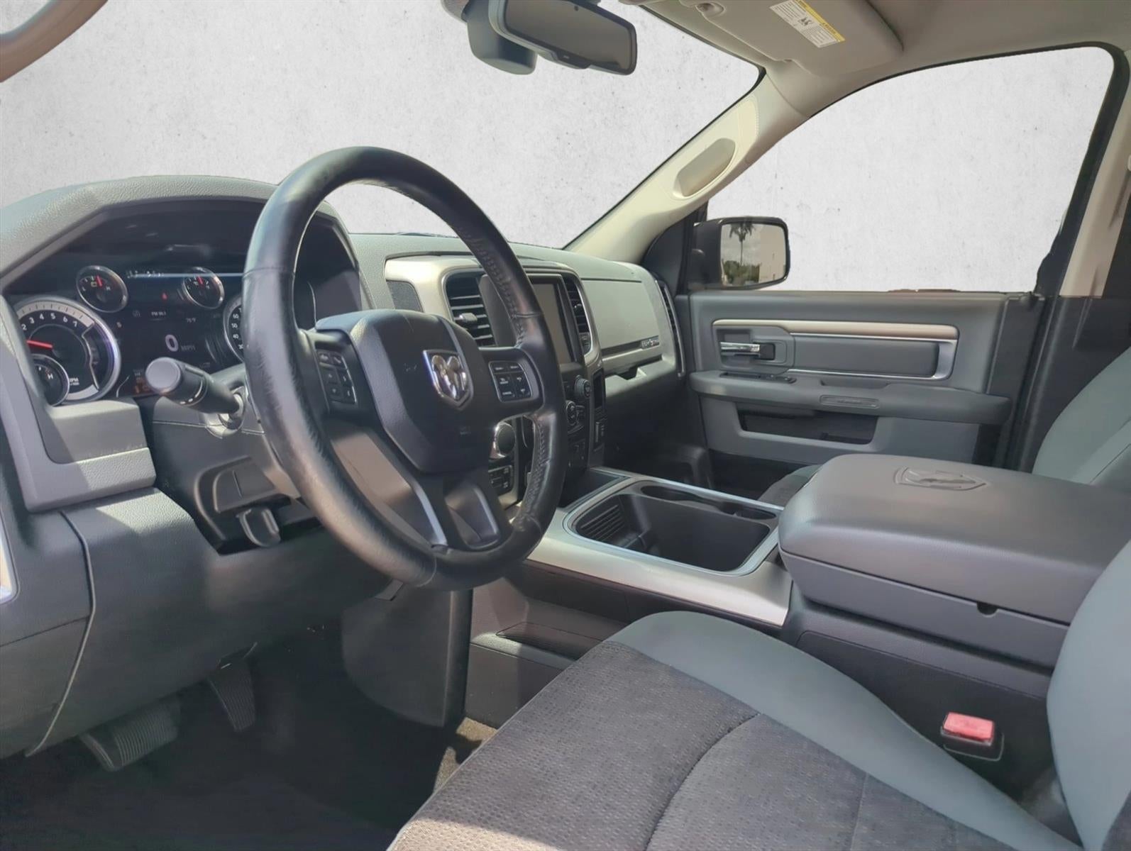 2016 RAM 1500 4WD Crew Cab 5.7 Ft Box Lone Star