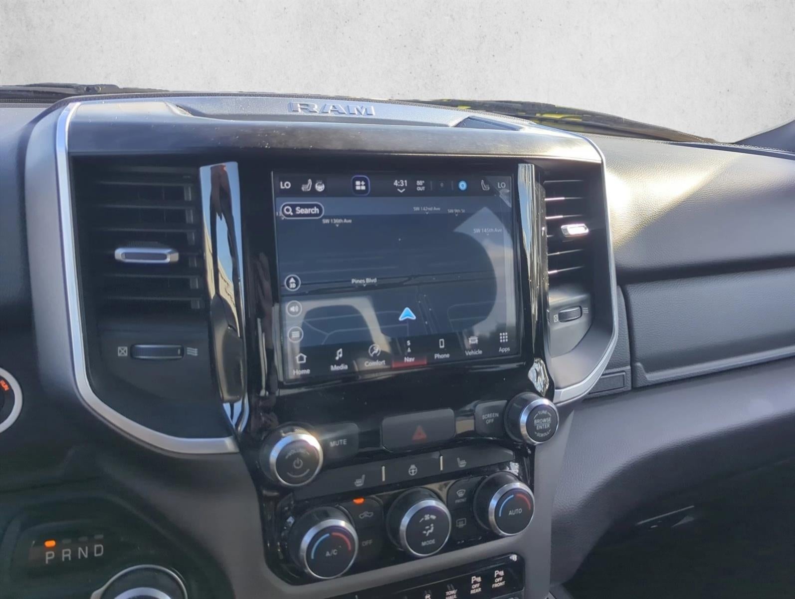 2022 RAM 1500 Big Horn 4x2 Quad Cab 6'4" Box