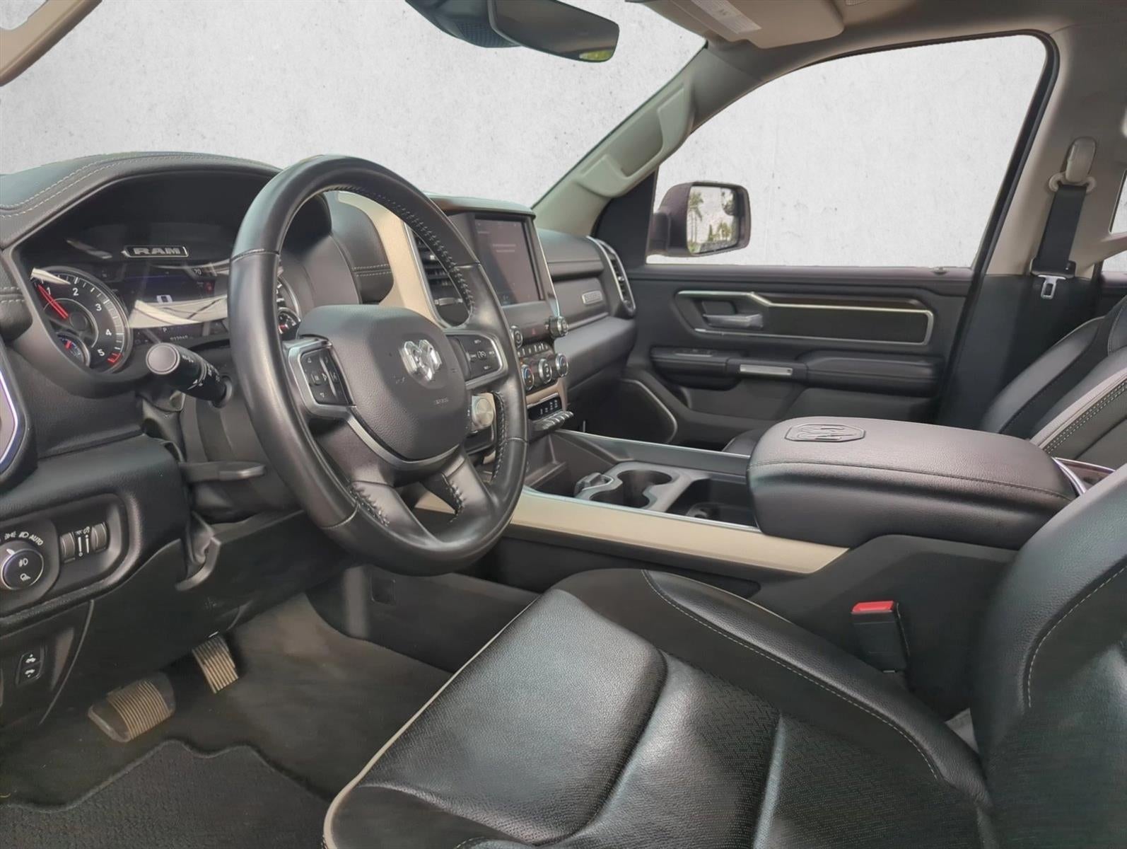 2022 RAM 1500 Laramie 4x2 Crew Cab 5'7" Box