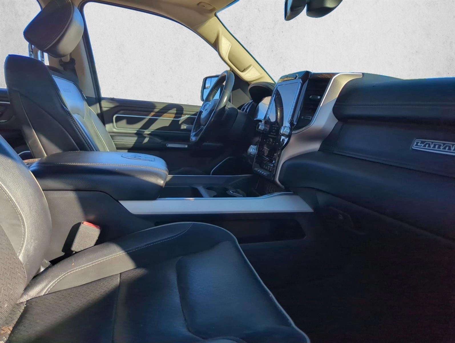 2020 RAM 1500 Laramie 4x2 Crew Cab 5'7" Box