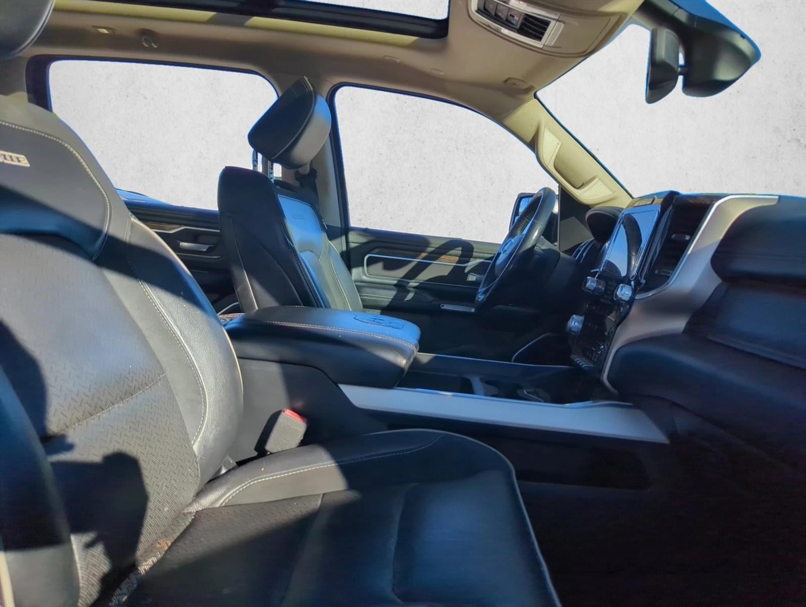 2020 RAM 1500 Laramie 4x2 Crew Cab 5'7" Box