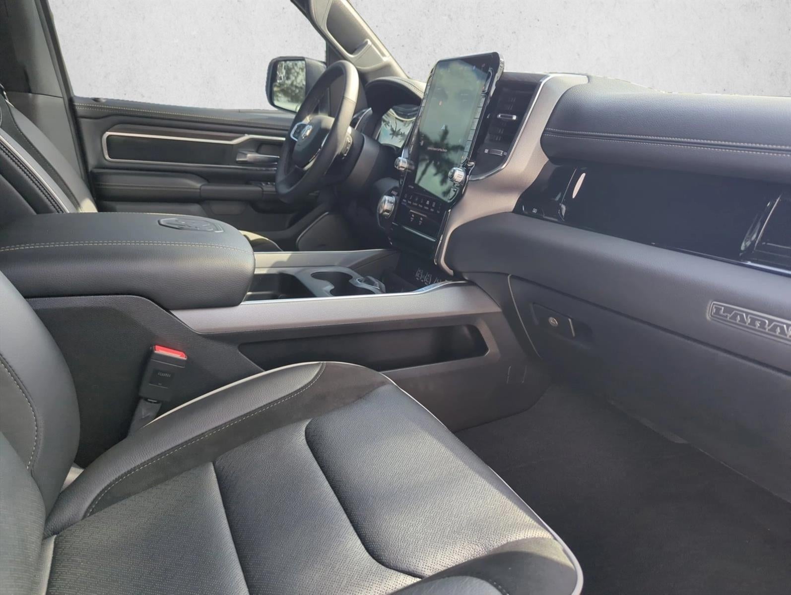 2025 RAM 1500 Laramie 4x4 Crew Cab 5'7" Box