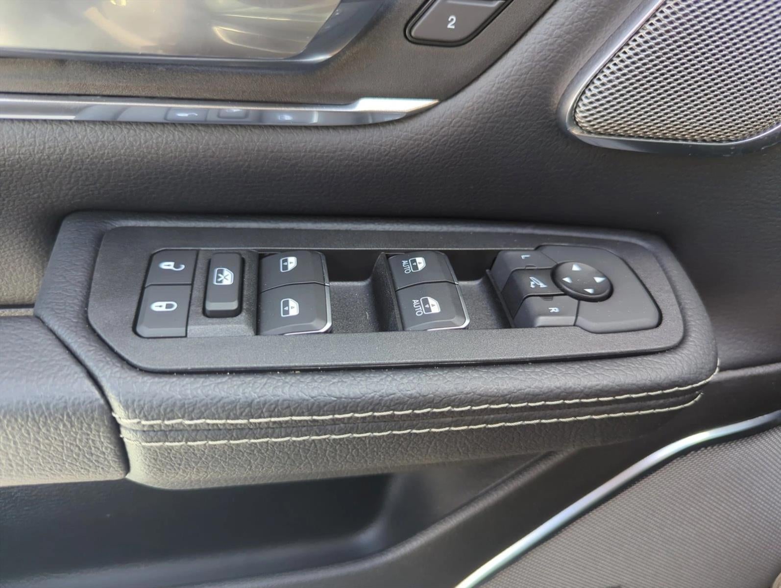 2025 RAM 1500 Laramie 4x4 Crew Cab 5'7" Box