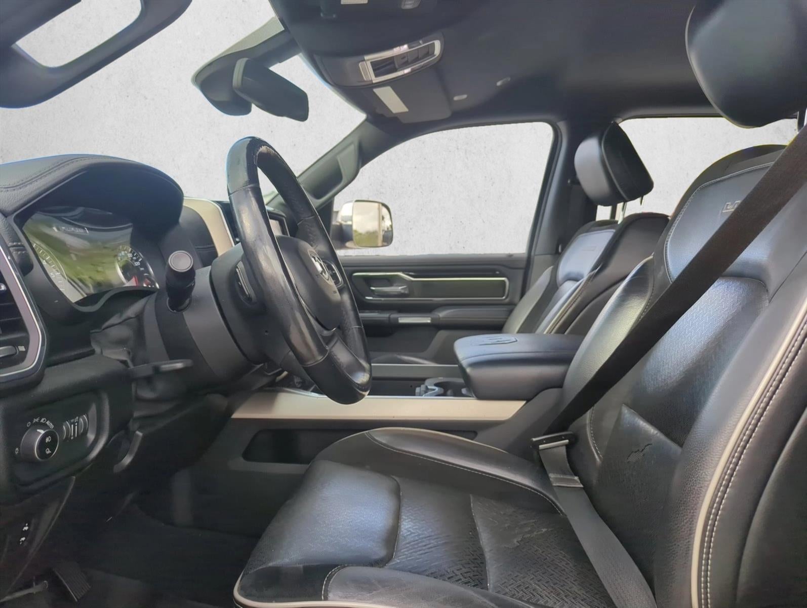 2019 RAM 1500 Laramie 4x4 Crew Cab 5'7" Box