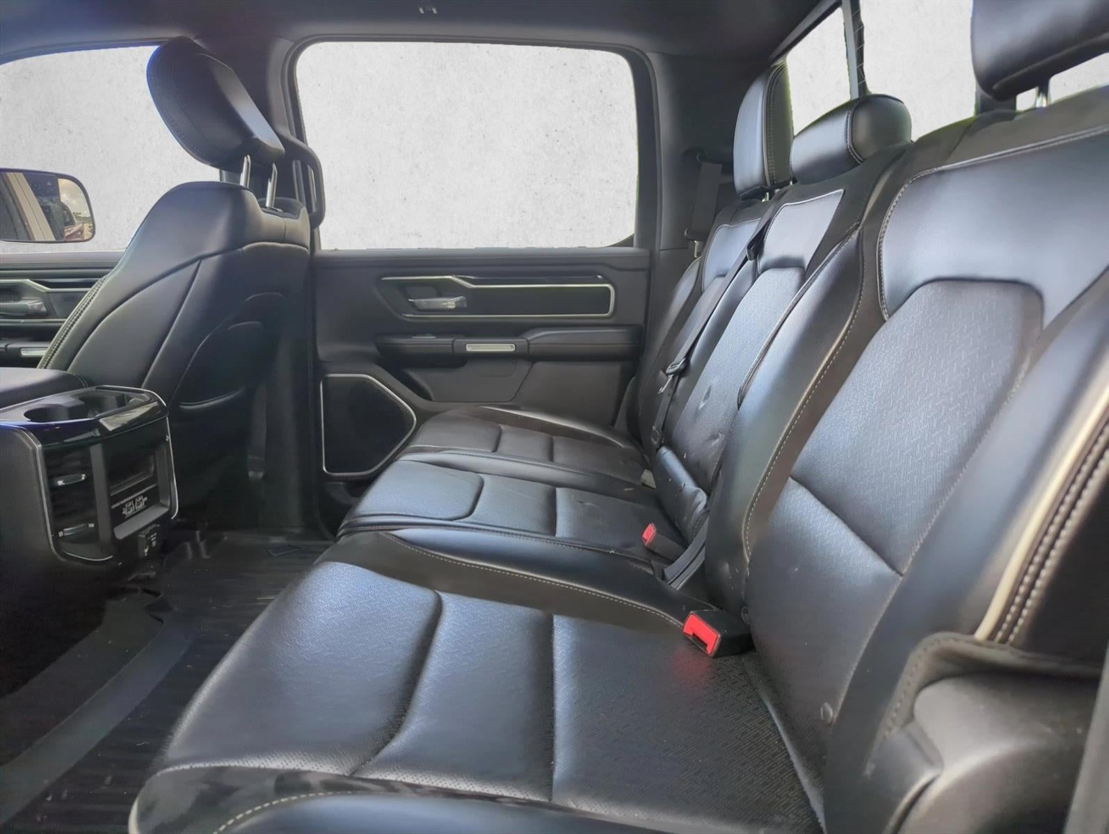 2019 RAM 1500 Laramie 4x4 Crew Cab 5'7" Box