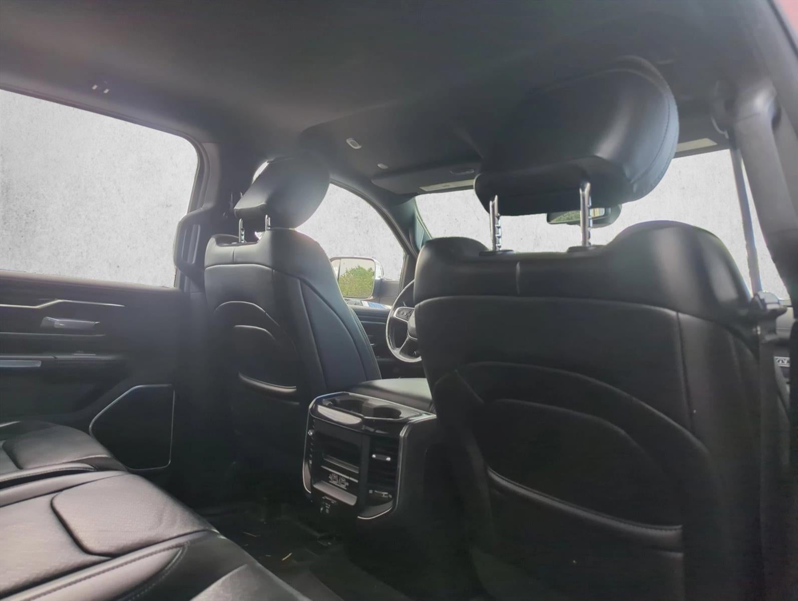 2019 RAM 1500 Laramie 4x4 Crew Cab 5'7" Box