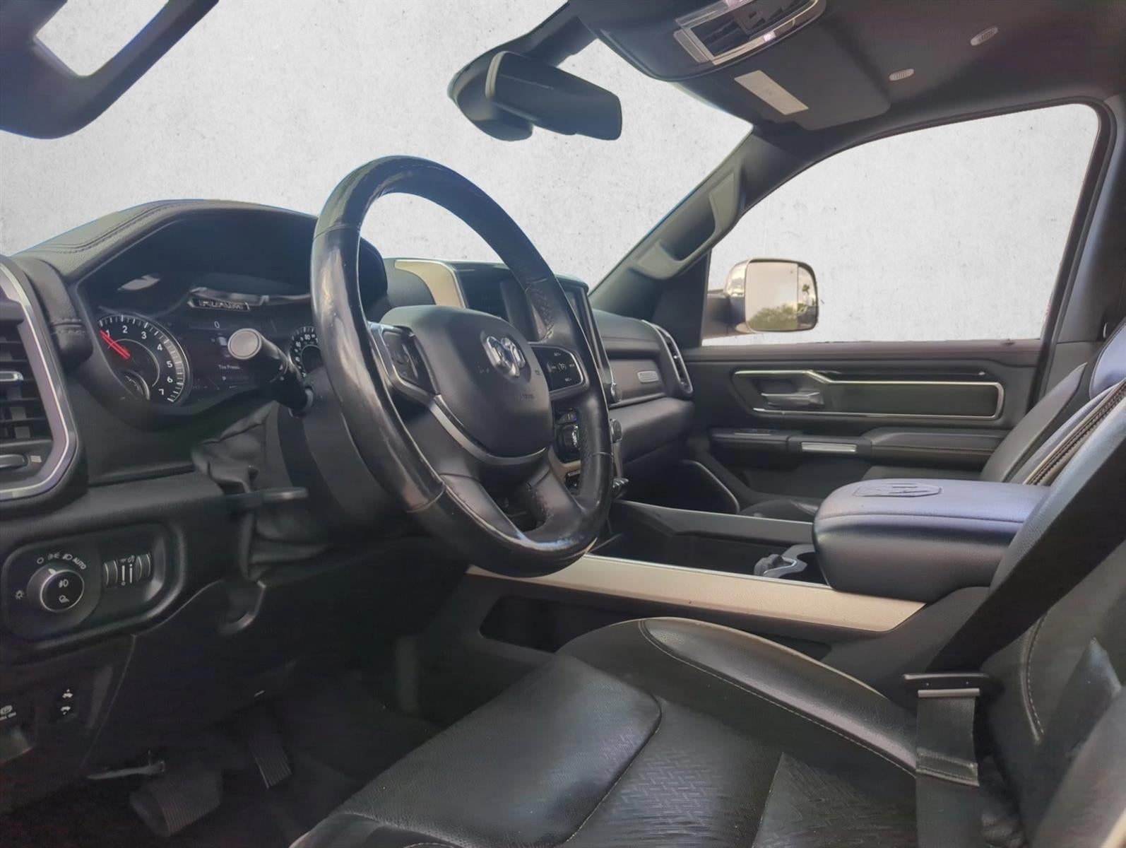 2019 RAM 1500 Laramie 4x4 Crew Cab 5'7" Box