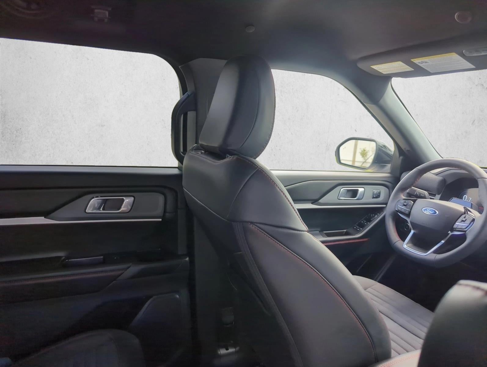 2025 Ford Explorer ST-Line RWD