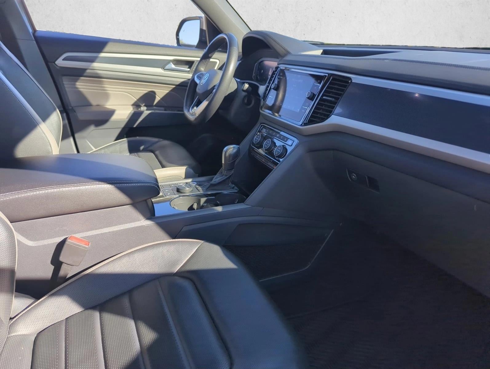 2023 Volkswagen Atlas Cross Sport 3.6L V6 SEL Premium R-Line 4MOTION