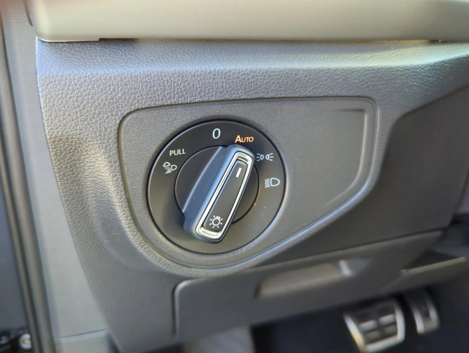 2023 Volkswagen Atlas Cross Sport 3.6L V6 SEL Premium R-Line 4MOTION