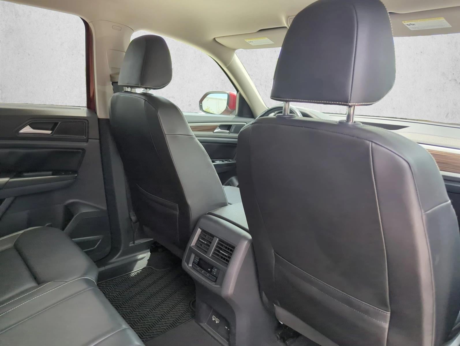 2021 Volkswagen Atlas 3.6L V6 SE w/Technology FWD *Ltd Avail*