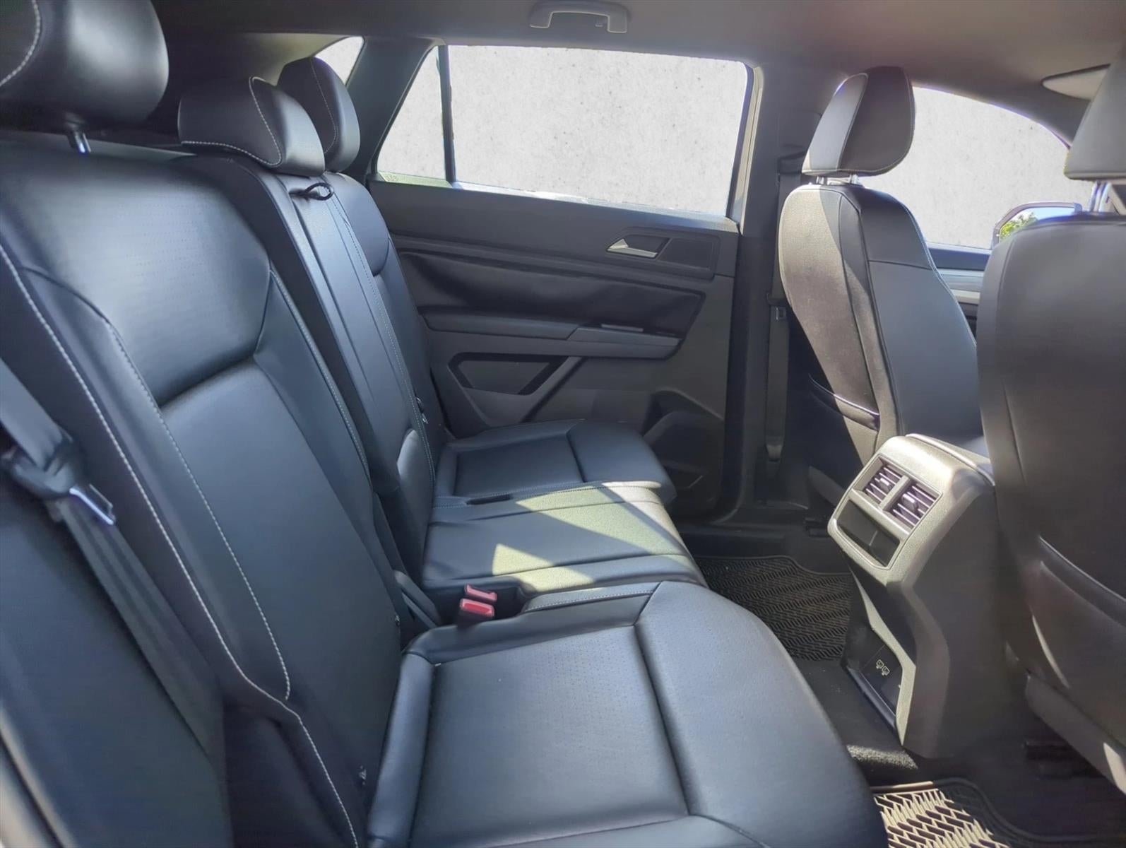 2020 Volkswagen Atlas Cross Sport 3.6L V6 SE w/Technology R-Line FWD