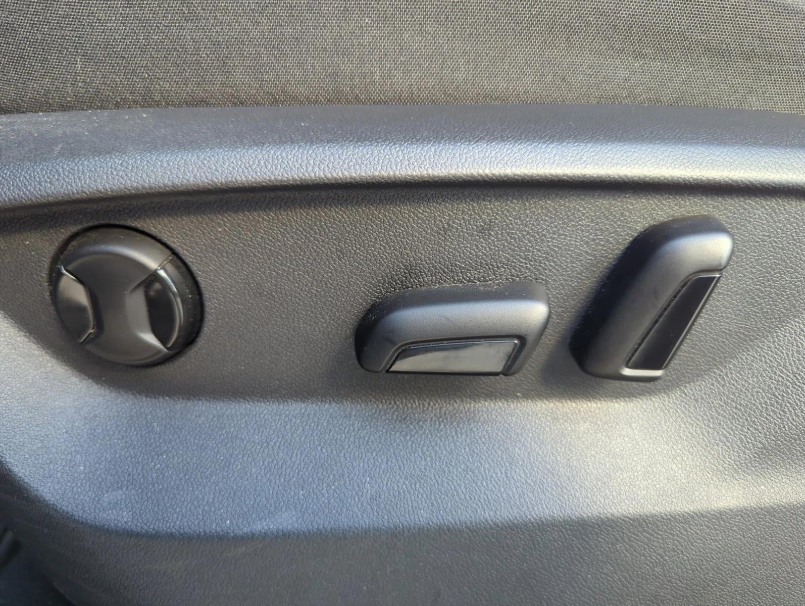 2020 Volkswagen Atlas Cross Sport 3.6L V6 SE w/Technology R-Line FWD