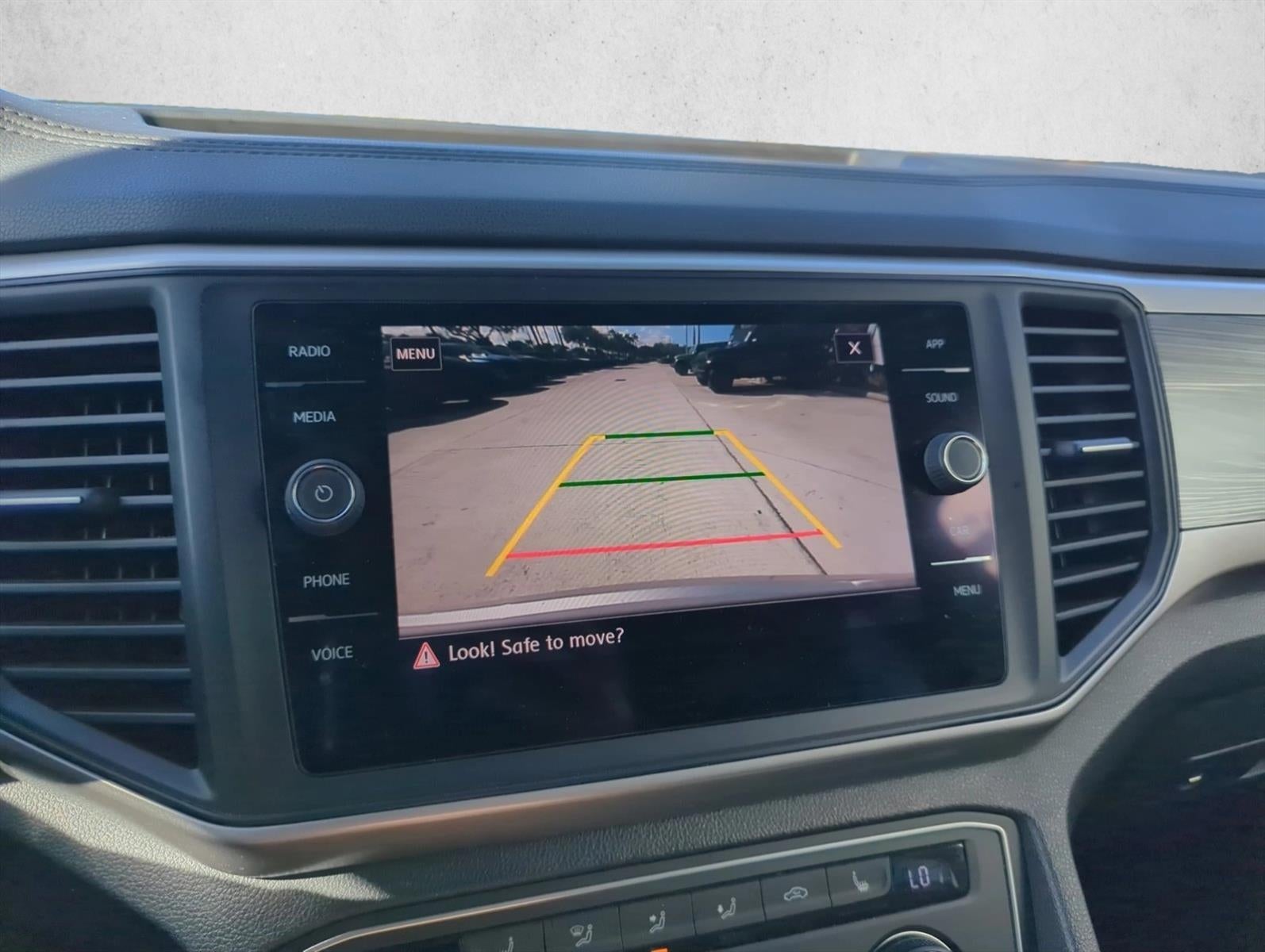 2020 Volkswagen Atlas Cross Sport 3.6L V6 SE w/Technology R-Line FWD